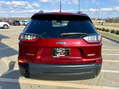 Used 2019 Jeep Cherokee Latitude w/ Popular Appearance Group AWD/4WD image 7