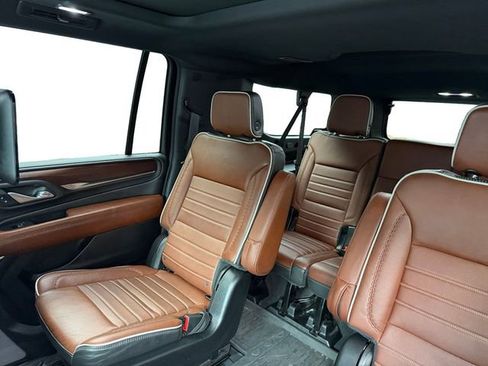 Used 2024 GMC Yukon XL Denali Ultimate image 16