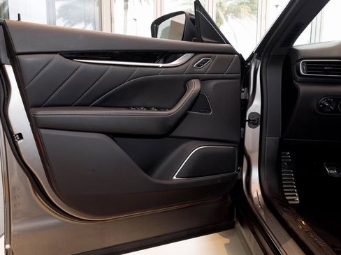 Used 2021 Maserati Levante S GranSport image 16