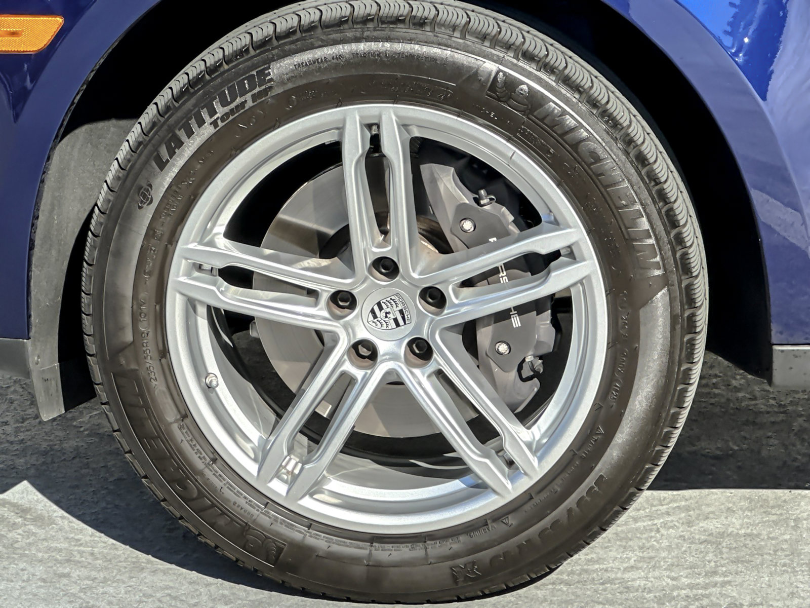 Used 2026 Porsche Macan AWD/4WD image 33