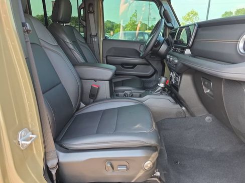 Used 2025 Jeep Gladiator Sport AWD/4WD image 15