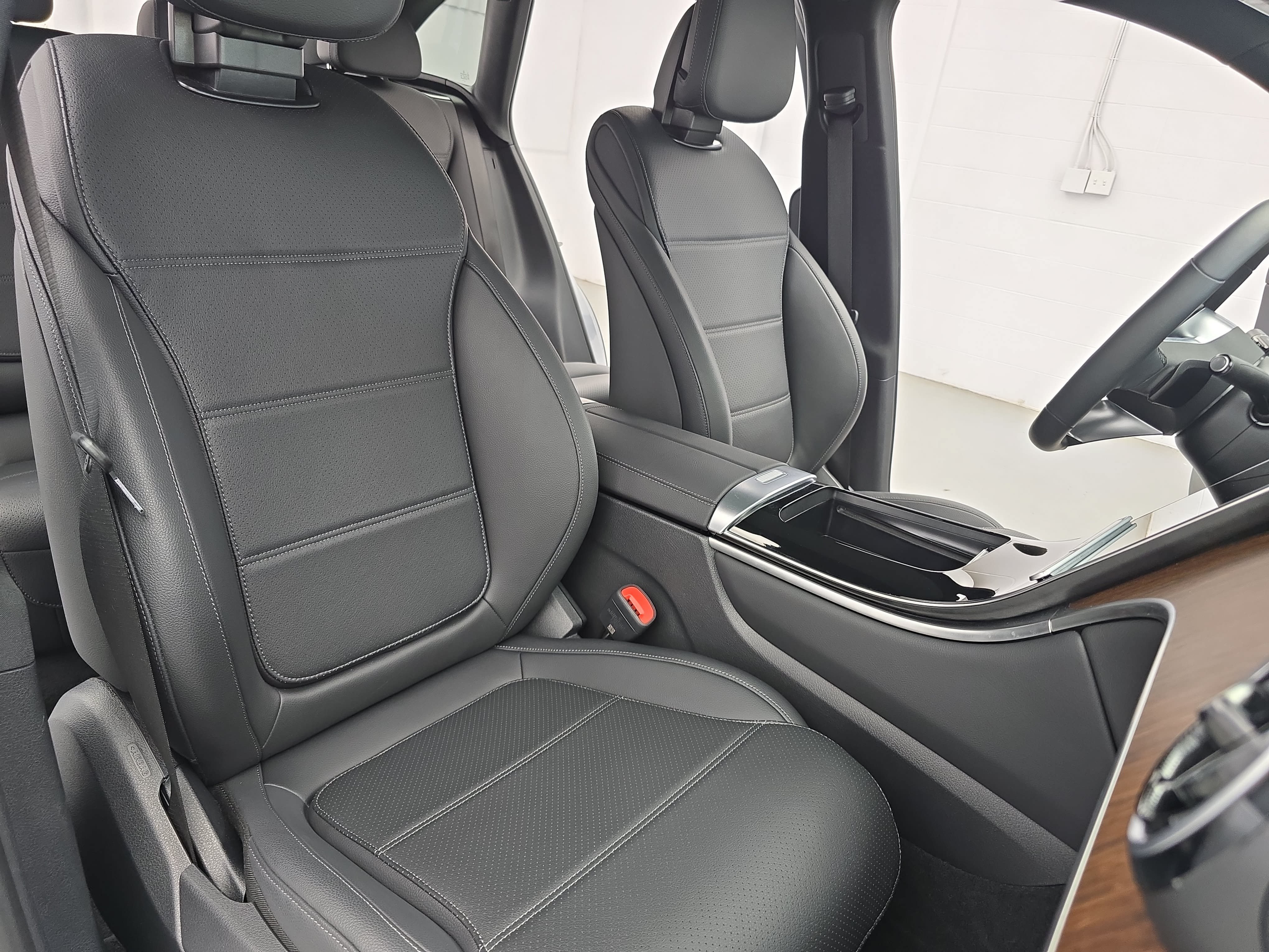 Certified 2026 Mercedes-Benz GLC 300 image 10