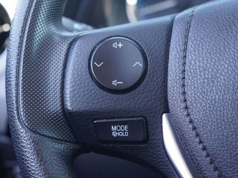 Used 2017 Toyota Corolla LE FWD image 21