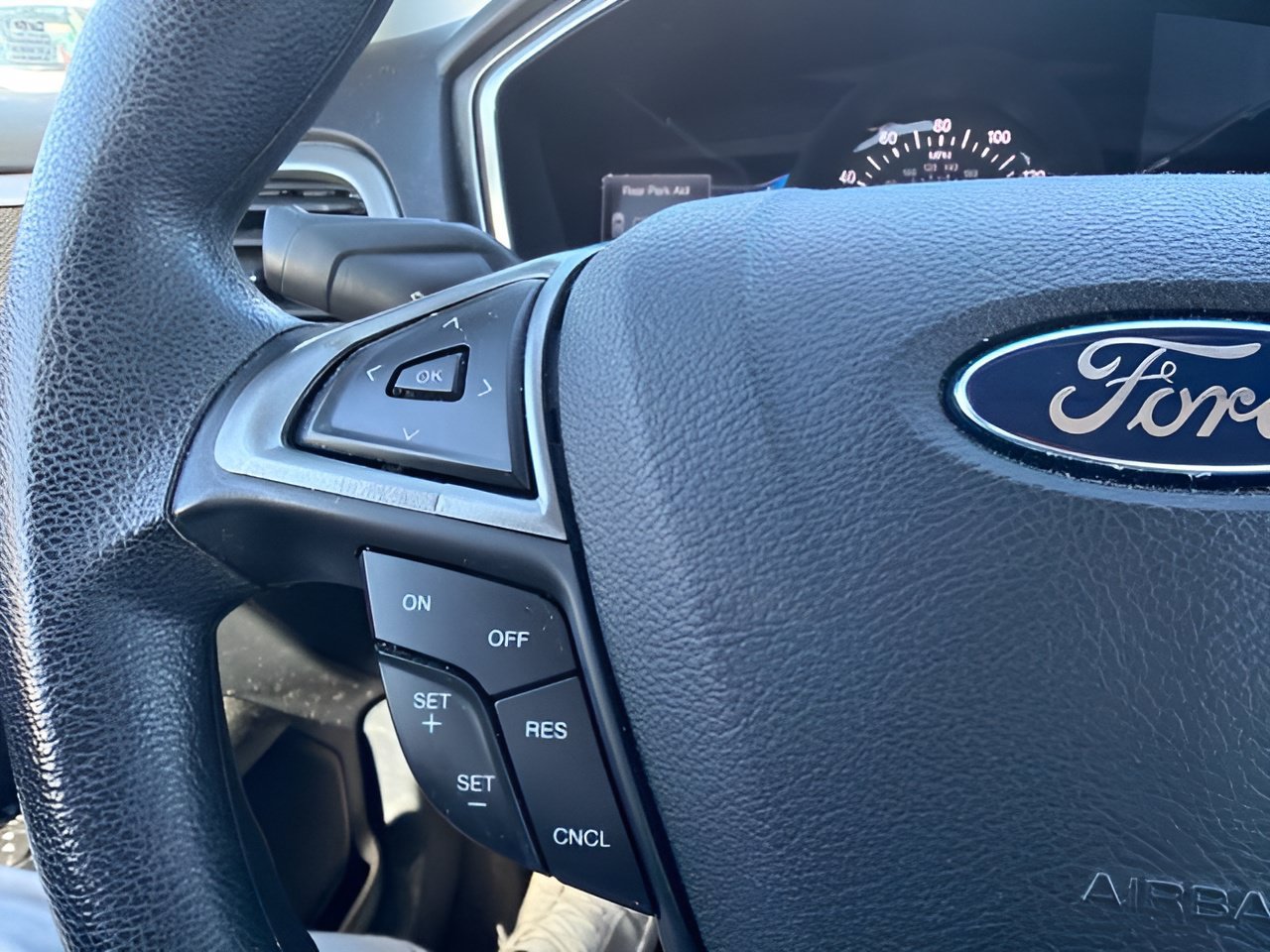 Used 2017 Ford Fusion SE w/ Fusion SE Technology Package FWD image 20