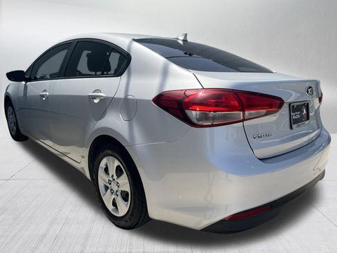Used 2018 Kia Forte LX FWD image 6