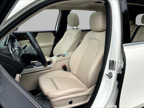 Used 2022 Mercedes-Benz GLB 250 4MATIC image 22
