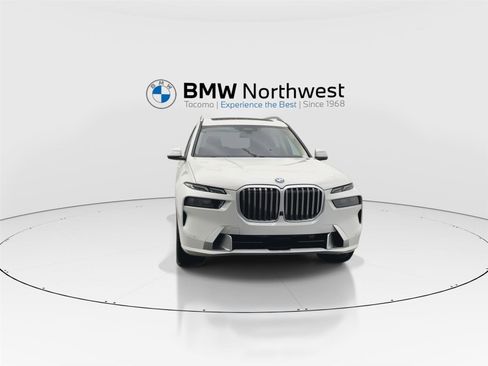Used 2024 BMW X7 xDrive40i w/ Premium Package AWD/4WD image 7