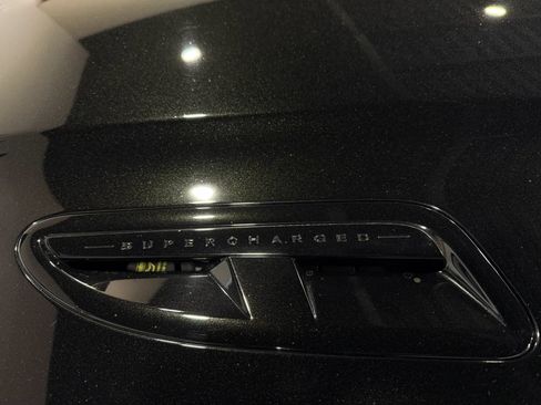 Used 2014 Jaguar XF R RWD image 21