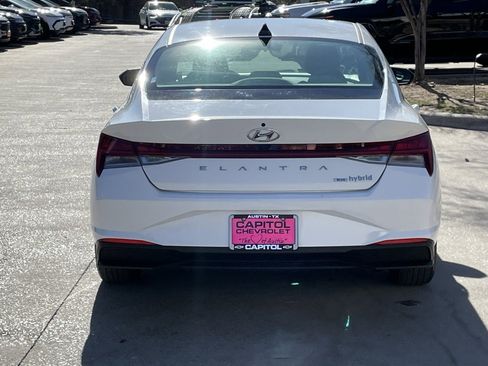 Used 2023 Hyundai Elantra Blue image 5