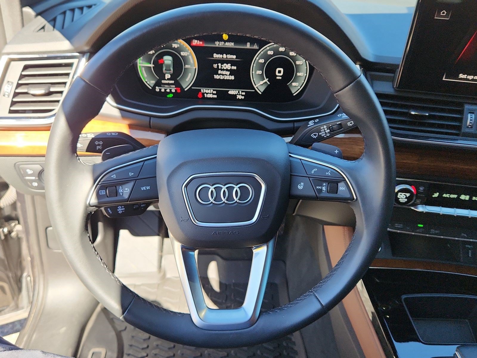 Used 2024 Audi Q5 e Premium Plus w/ Premium Plus Package AWD/4WD image 24