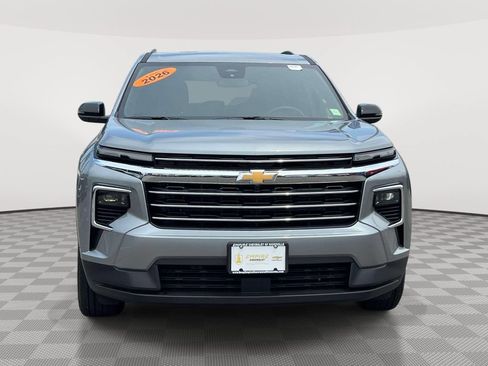 Used 2026 Chevrolet Traverse LT AWD/4WD image 2