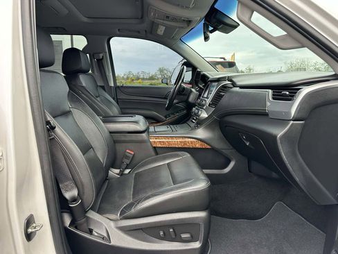 Used 2018 Chevrolet Suburban Premier AWD/4WD image 18
