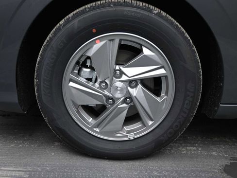 New 2026 Hyundai Elantra SE image 10