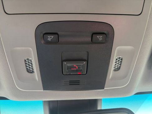 Used 2020 Toyota Camry LE w/ Convenience Package image 21