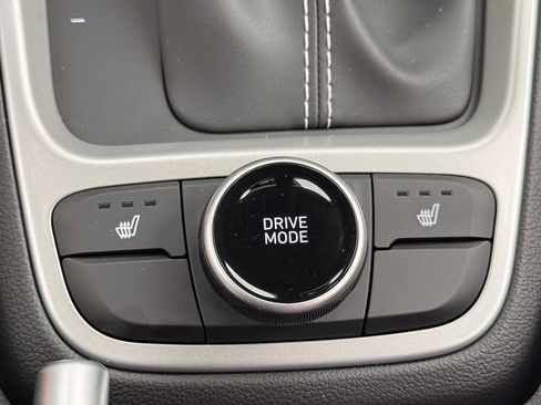 New 2026 Hyundai Venue SEL FWD image 18