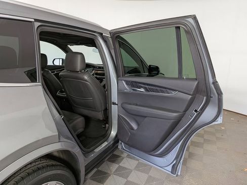 Used 2023 Cadillac XT6 Premium Luxury FWD image 37