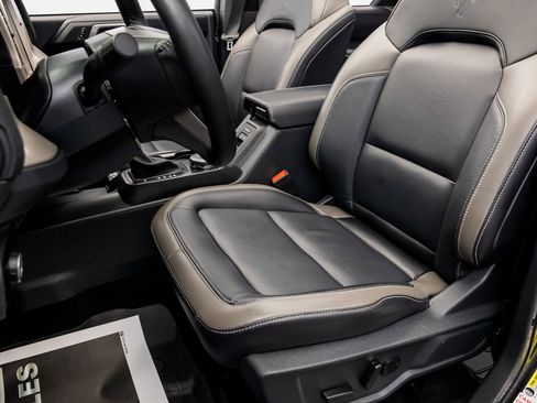 Used 2025 Ford Bronco Outer Banks image 31