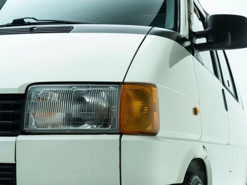 Used 1993 Volkswagen Eurovan MV image 11