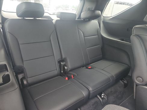 Used 2026 Chevrolet Traverse LT FWD image 15