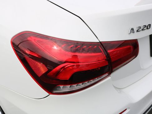 Used 2021 Mercedes-Benz A 220 image 11