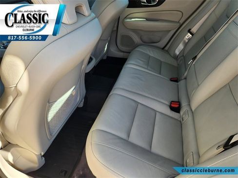 Used 2022 Volvo S60 B5 Inscription w/ Climate Package image 28