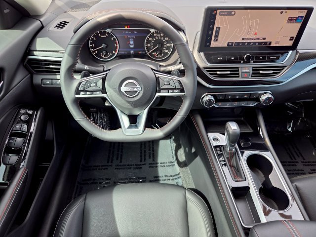 Used 2024 Nissan Altima 2.5 SR w/ SR Premium Package FWD image 14