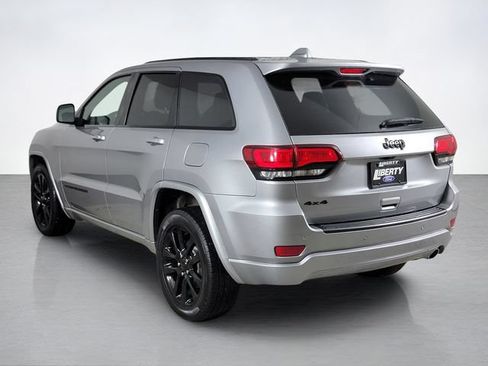 Used 2020 Jeep Grand Cherokee Altitude AWD/4WD image 5