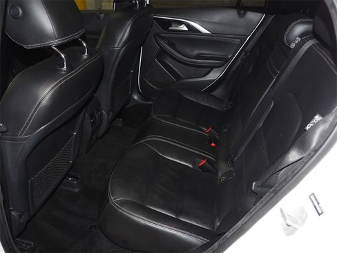 Used 2017 INFINITI QX30 Premium w/ Technology Package image 8