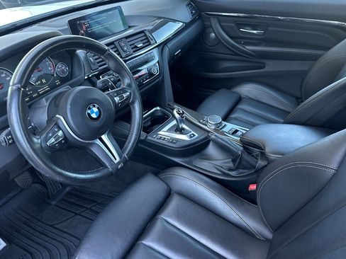 Used 2015 BMW M4 Convertible image 12