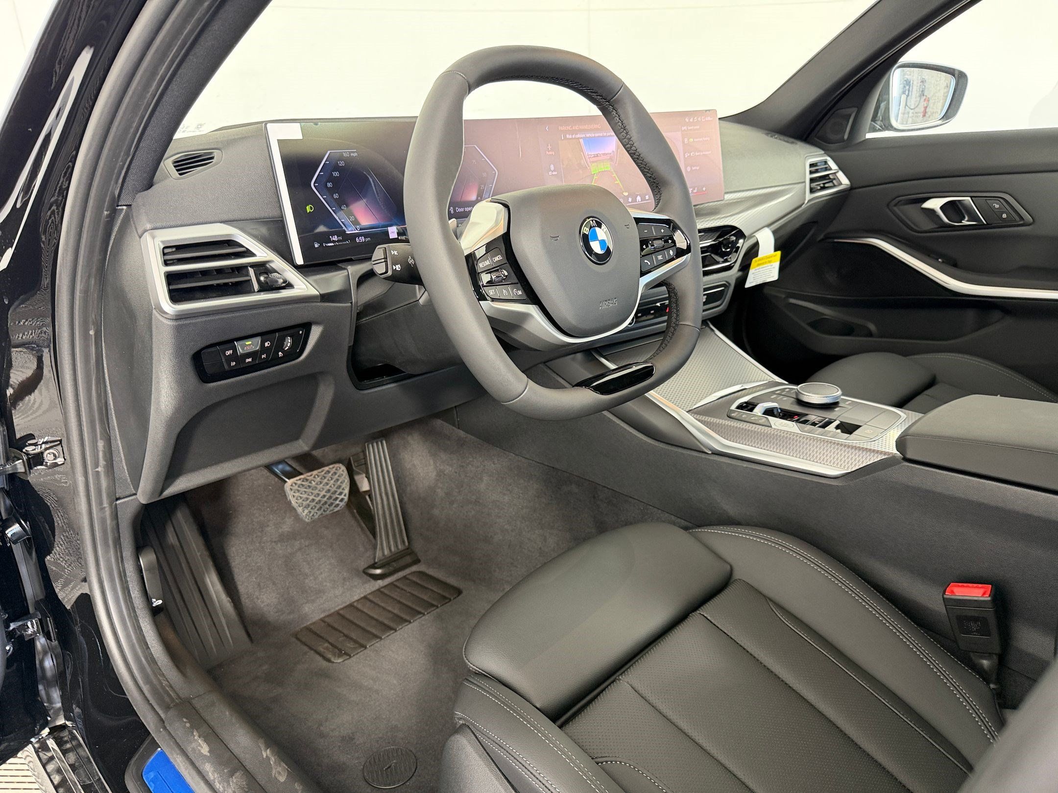 Used 2026 BMW 330i Sedan w/ Premium Package RWD image 4