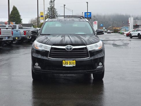 Used 2015 Toyota Highlander Limited Platinum image 3