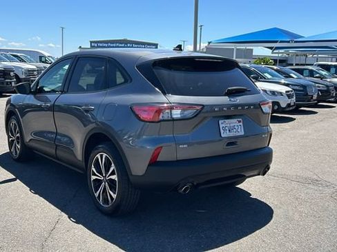 Certified 2022 Ford Escape SE w/ SE Sport Appearance Package AWD/4WD image 5