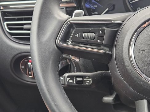 Certified 2025 Porsche Macan image 26