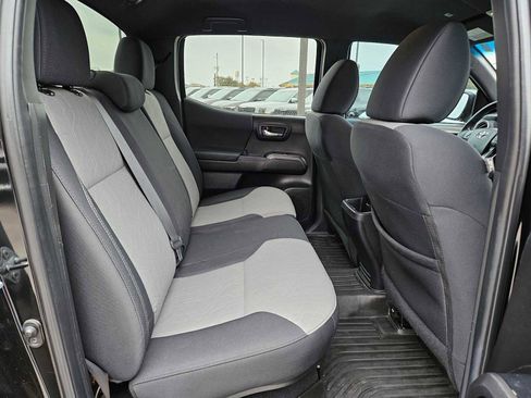 Used 2022 Toyota Tacoma TRD Sport image 21