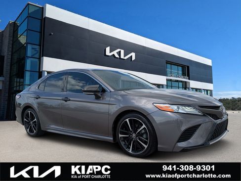 Used 2020 Toyota Camry XSE FWD image 1