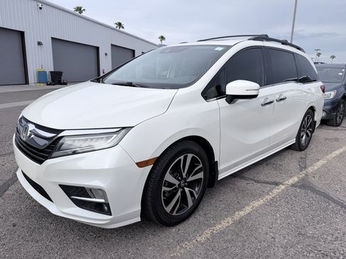 Used 2019 Honda Odyssey Elite image 3