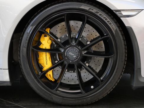 Used 2018 Porsche 911 GT3 RWD image 11