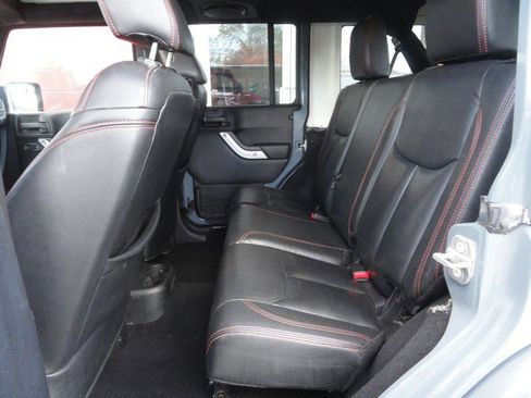 Used 2014 Jeep Wrangler Unlimited Sahara w/ Connectivity Group image 13