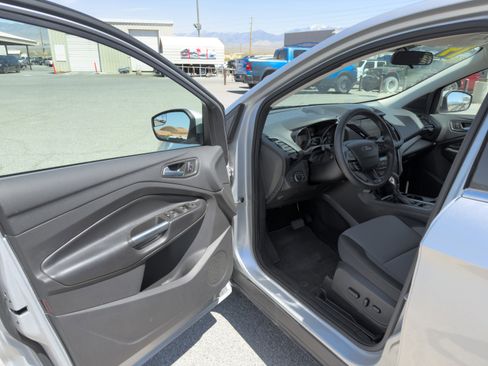 Used 2019 Ford Escape SE FWD image 10