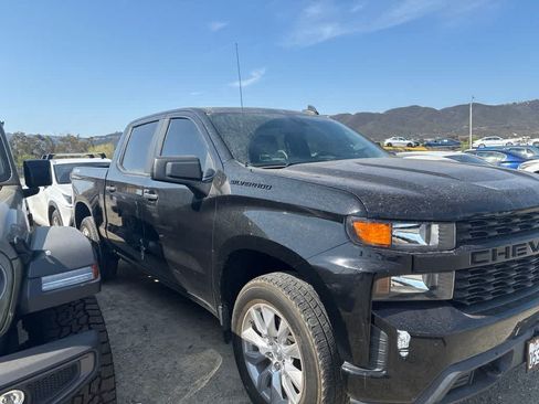 Used 2022 Chevrolet Silverado 1500 Custom w/ LPO, Dark Essentials Package AWD/4WD image 2