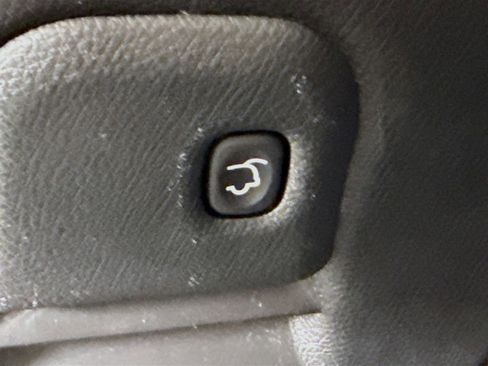 Used 2019 Jeep Grand Cherokee Altitude AWD/4WD image 30