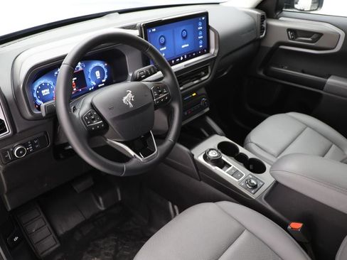 Used 2025 Ford Bronco Sport Badlands image 13