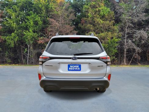 New 2025 Subaru Forester Premium image 17