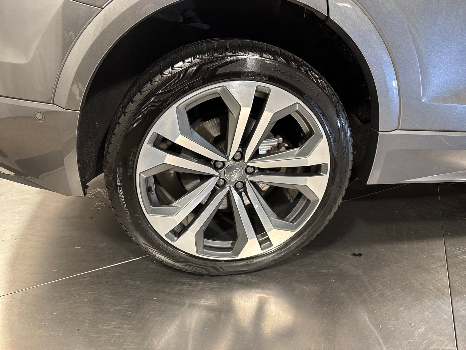 Used 2020 Audi Q8 Prestige w/ Prestige Package AWD/4WD image 13
