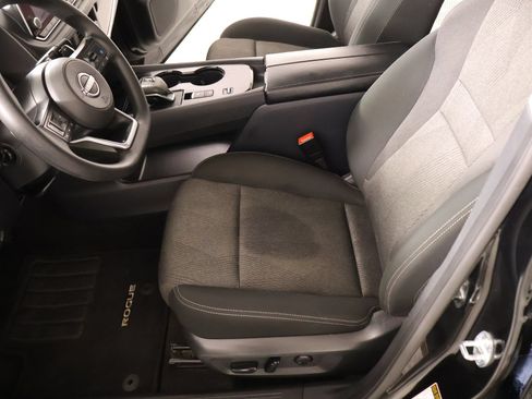 Used 2024 Nissan Rogue SV FWD image 10