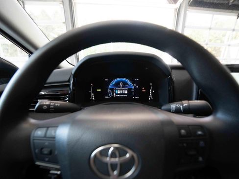 Used 2026 Toyota Camry LE FWD image 15