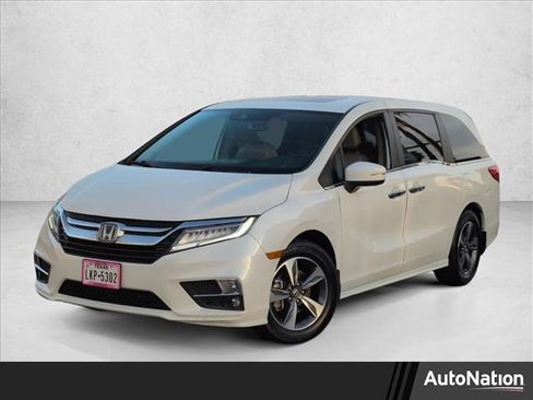 Used 2018 Honda Odyssey Touring image 1