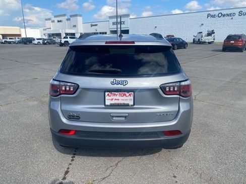 Used 2018 Jeep Compass Sport image 5