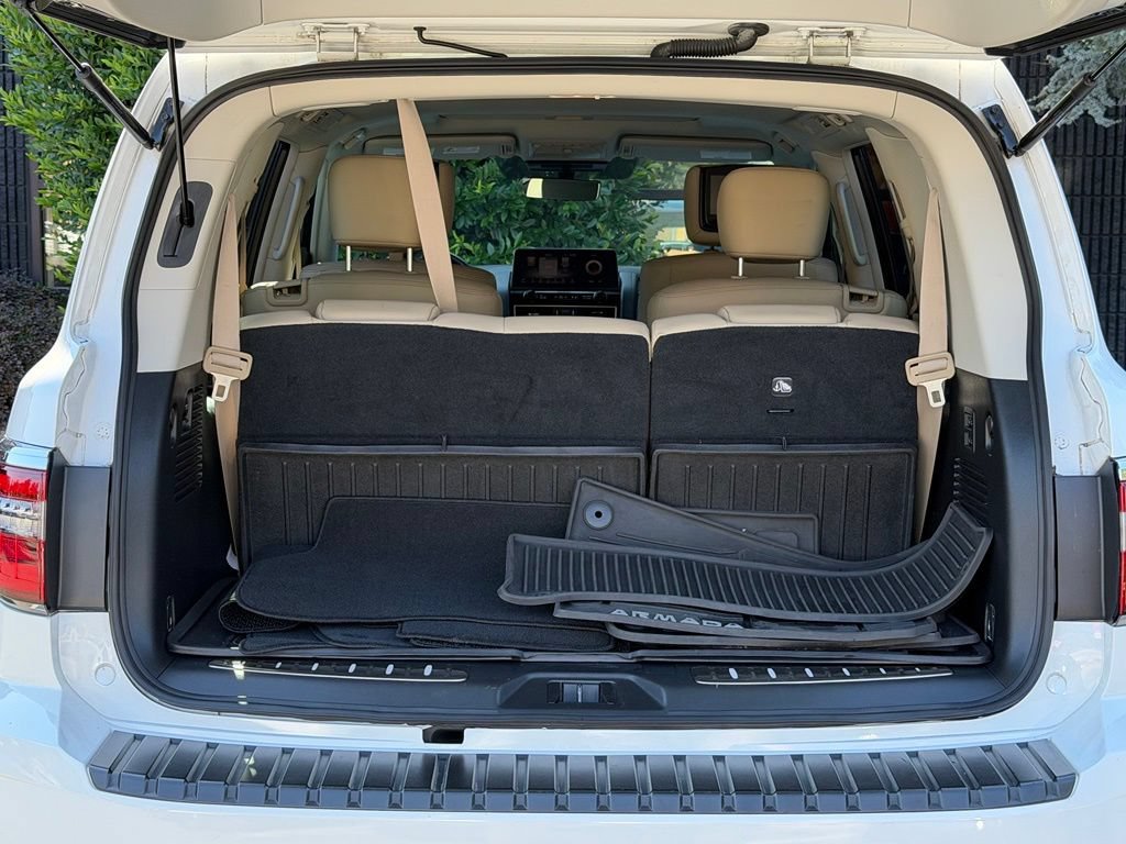 Used 2022 Nissan Armada Platinum w/ Captain's Chairs Package RWD image 18