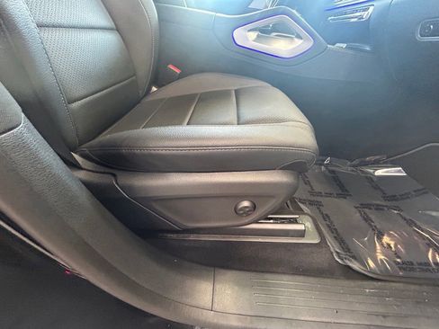 Used 2024 Mercedes-Benz GLE 450e 4MATIC image 28